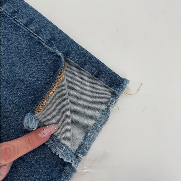Madewell The Perfect Vintage Jean in Hernando Wash: Raw Hem Edition - Picture 15 of 16